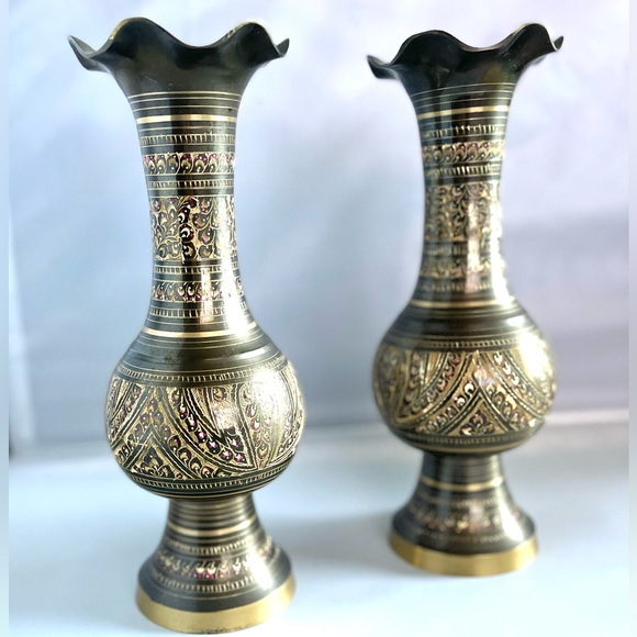 Pair of Vintage Solid Brass Vases Hand Etched gold red Enamel Floral Design - Picture 2 of 10